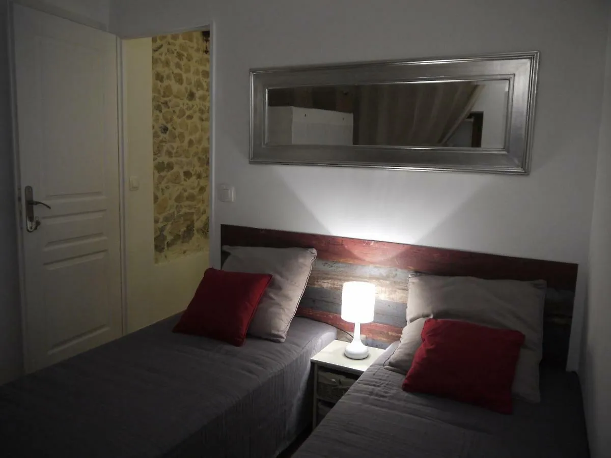 Vieille Ville 2 - La Petite Maison A Safranier, 2 Bedrooms, Max 4 Adults And 2 Kids アンティーブ 0*,